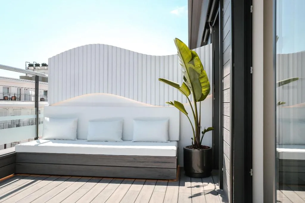 DOUBLE DELUXE KING BED Room, Kaktus Playa, Costa Brava