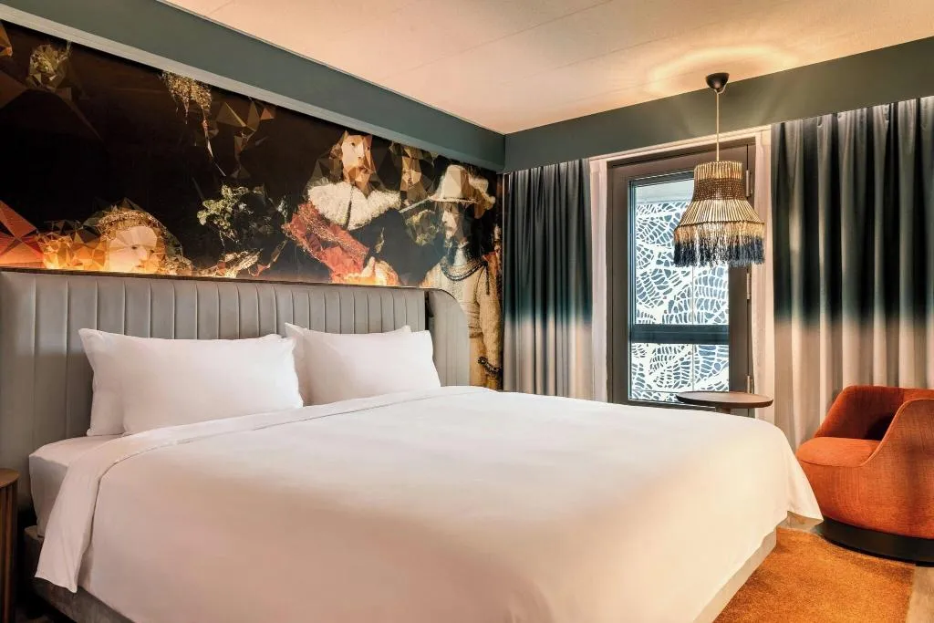 DOUBLE CLUB KING BED Room, Renaissance Amsterdam Hotel, Amsterdam