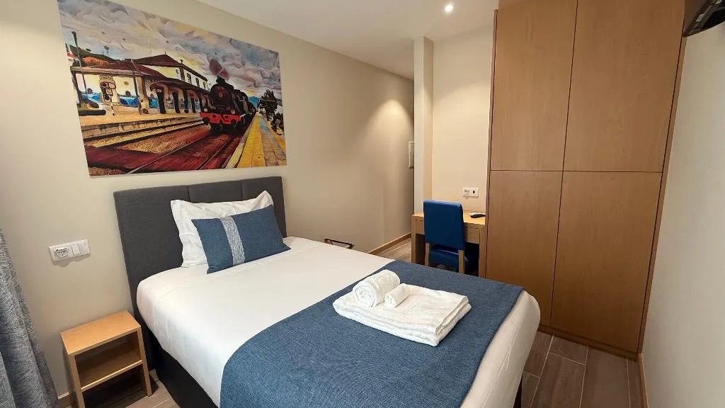 SINGLE STANDARD Room, Oporto Station Hostel & Rooms, Porto
