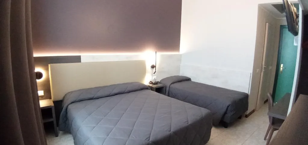 TRIPLE STANDARD Room, Mistral, Milan