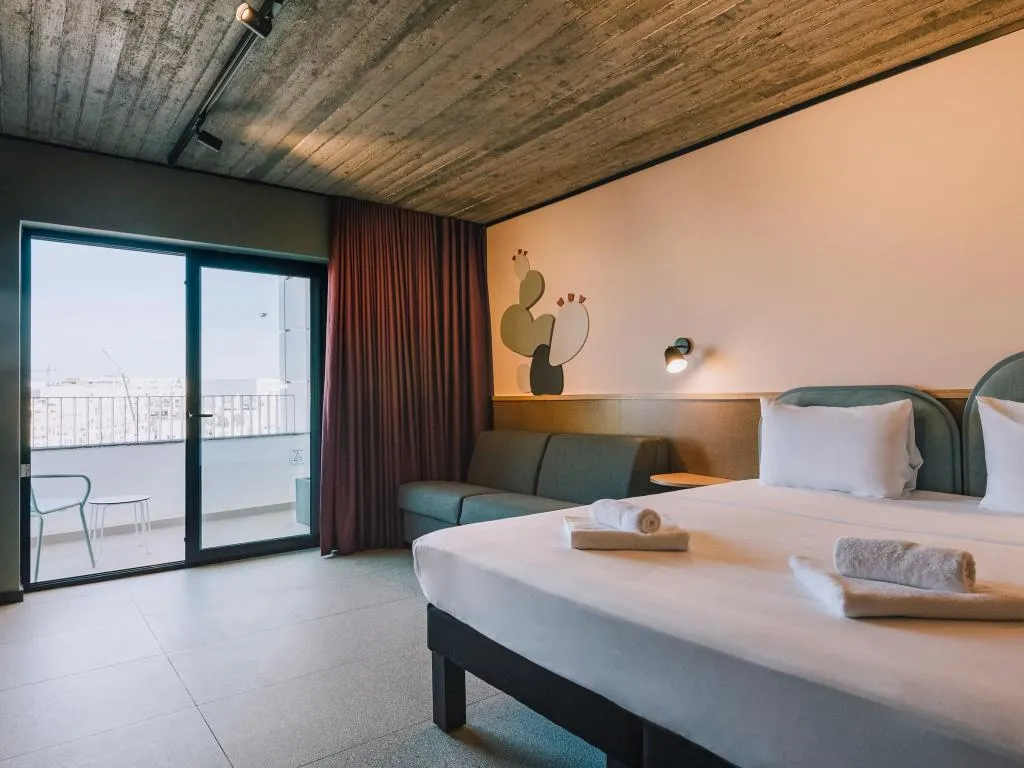 Double or Twin SUPERIOR CITY VIEW Room, ibis Styles ST Pauls Bay Malta, Malta