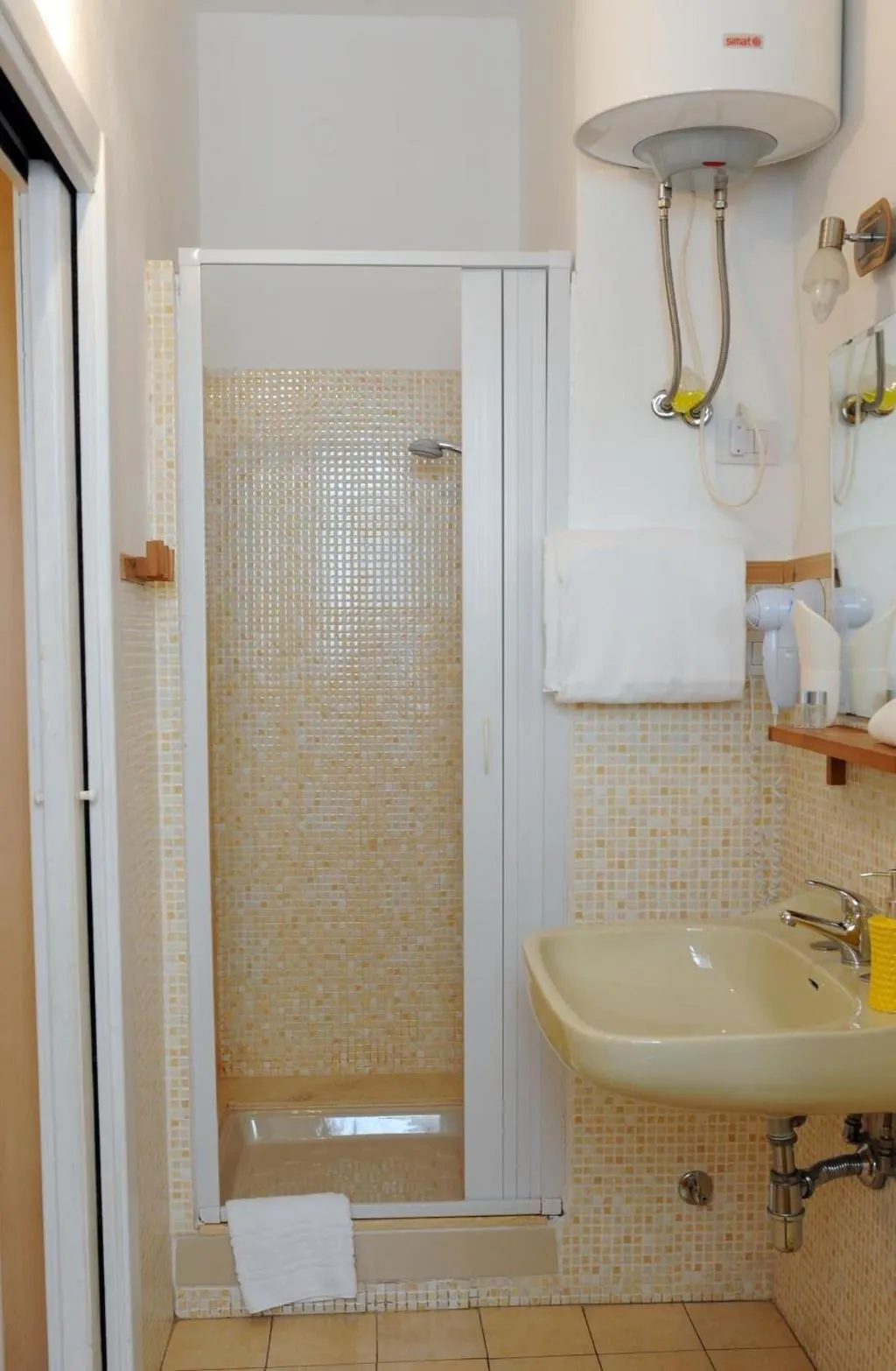 Room, Matlis, Alghero