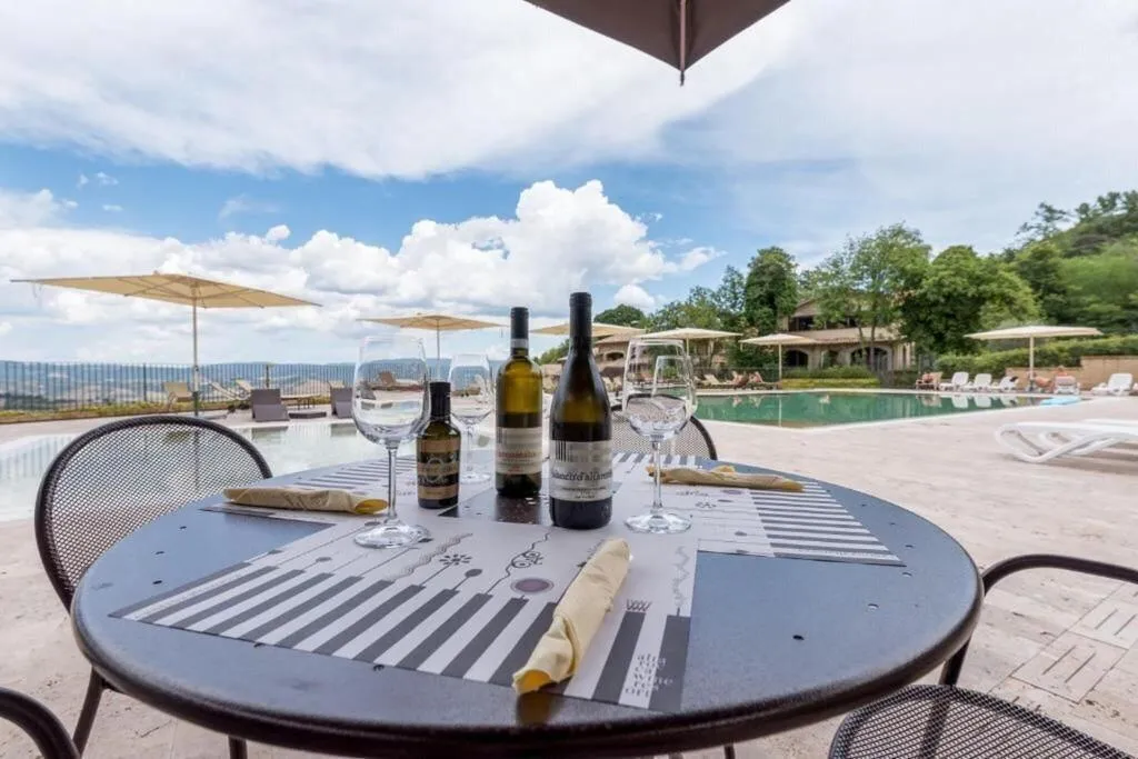 Pool, Altarocca Wine Resort, Perugia
