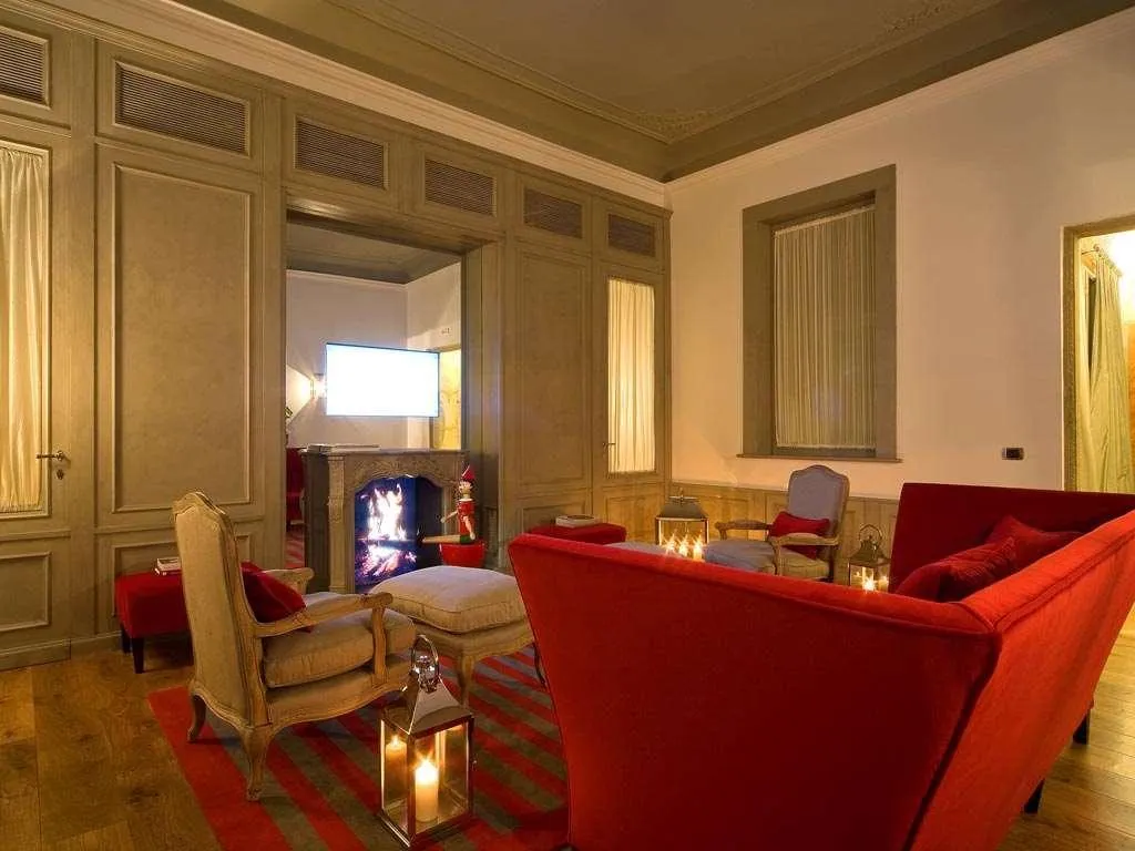 Lobby, Rosso23, Florence