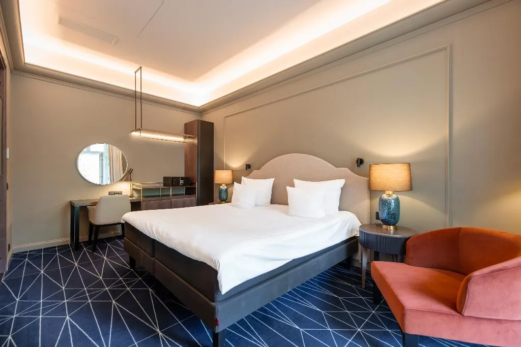 SUITE WITH BALCONY Room, Movenpick Hotel Tallinn, Tallinn