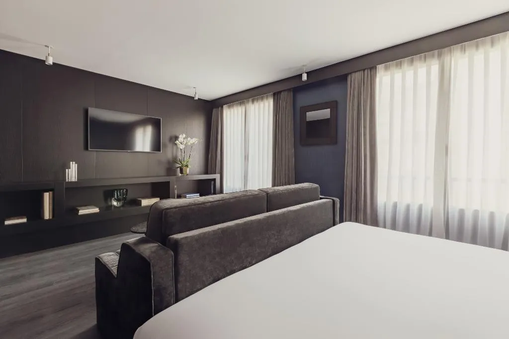 DOUBLE DELUXE Room, The Pavilions Madrid, Madrid