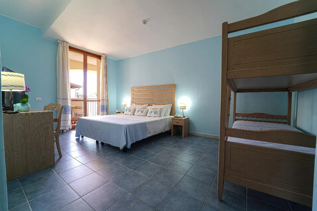 QUADRUPLE CLASSIC Room, Cala della Torre, Olbia