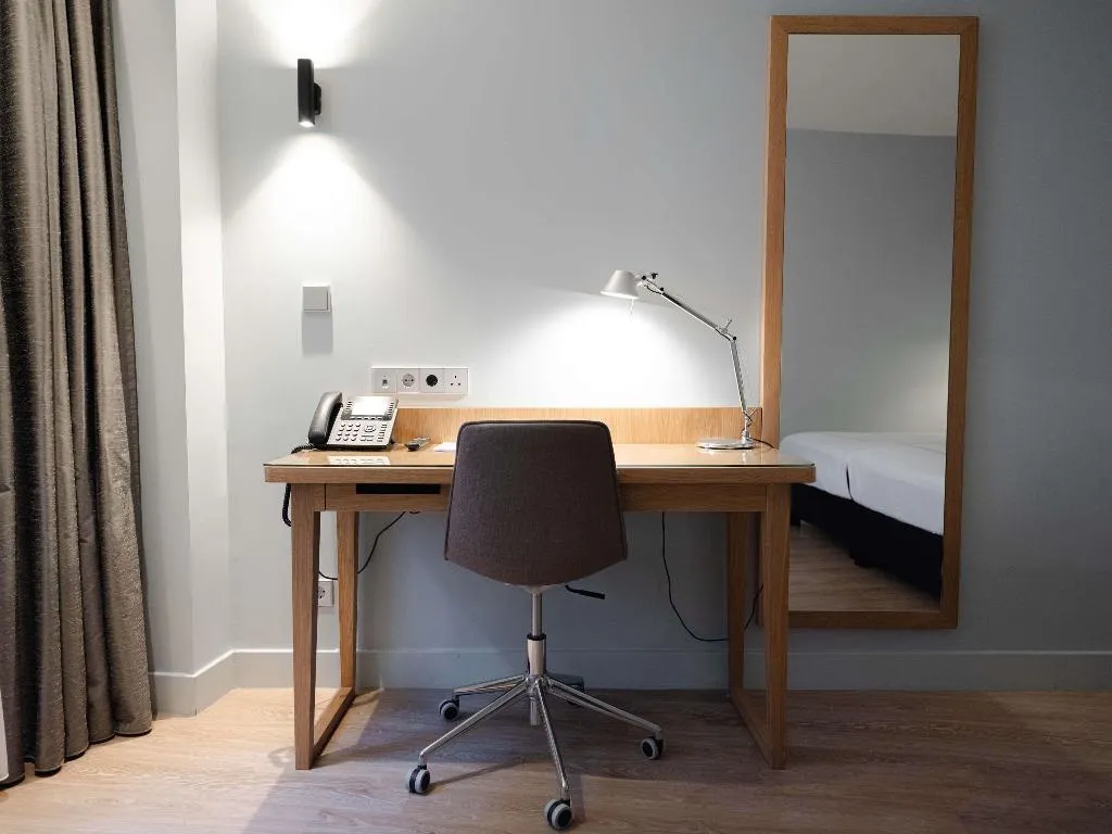 TWIN PREMIER Room, Swissotel Amsterdam, Amsterdam