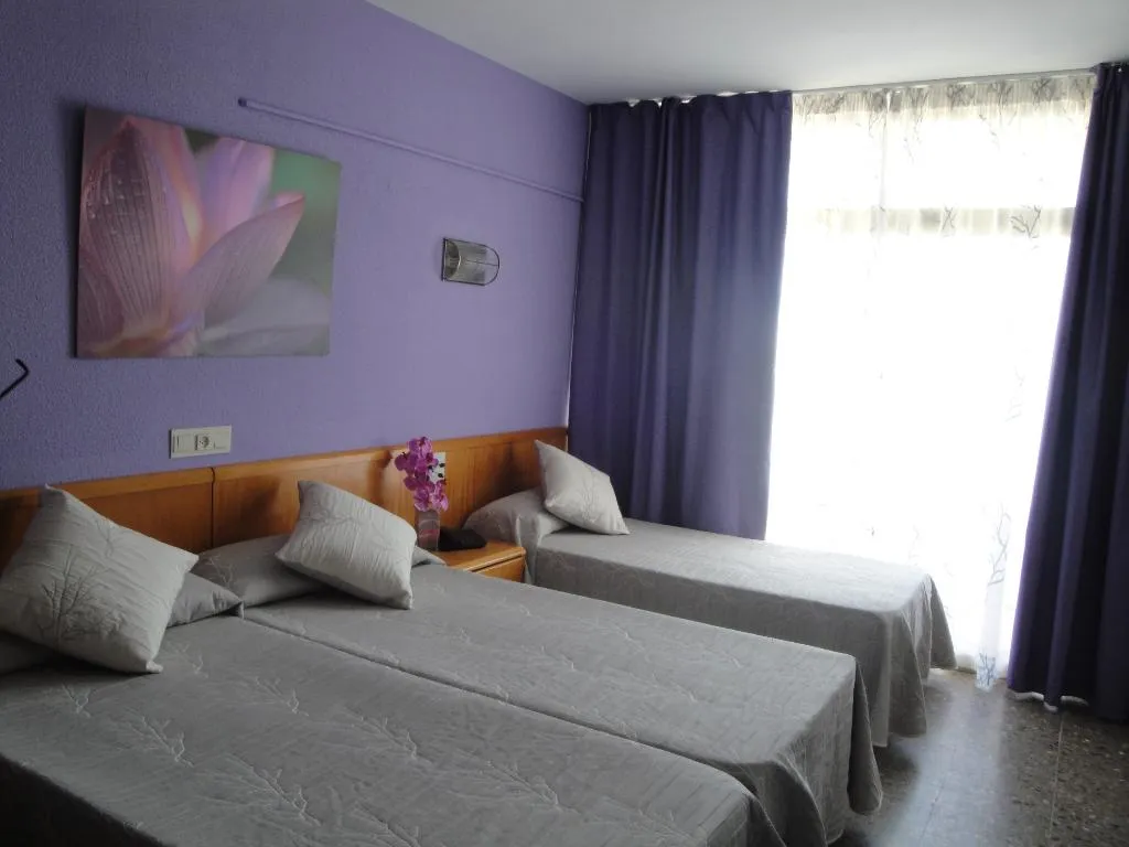 Double or Twin CAPACITY 3 Room, Esplendid, Costa Brava