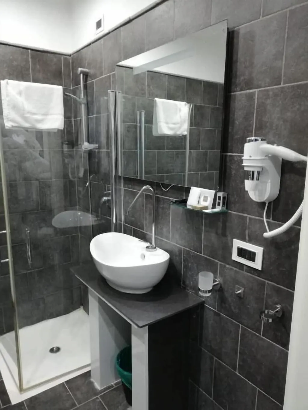 Room, Yacht Club Angioino, Naples