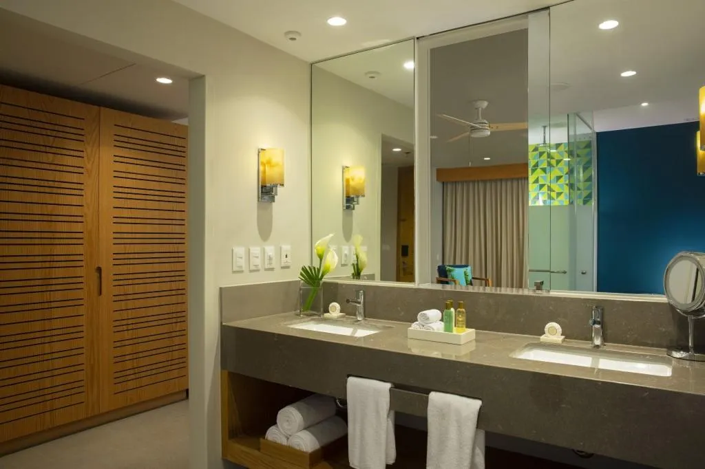 JUNIOR SUITE OCEAN VIEW TWO DOUBLE BEDS Room, Dreams Natura Resort & Spa, Cancun Area