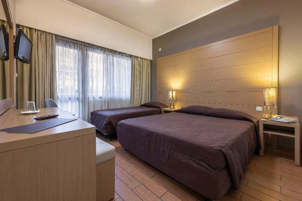 TRIPLE STANDARD Room, Parnon, Athens