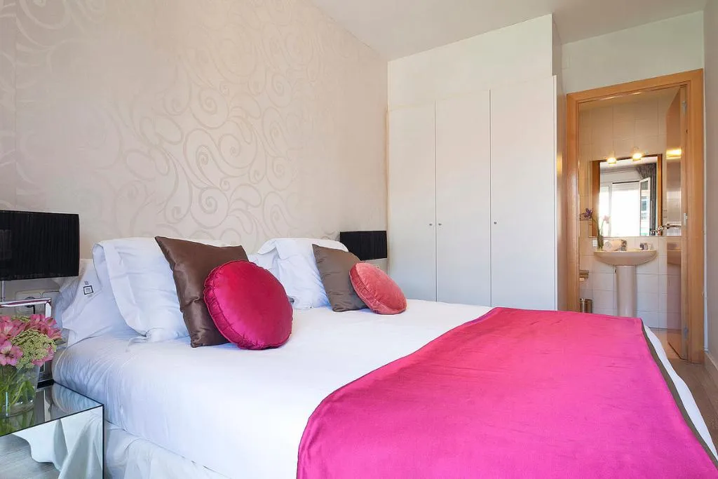 SUITE CAPACITY 4 TWO BEDROOMS Room, Grandom Suites, Barcelona