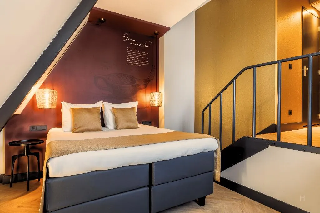 DOUBLE STANDARD Room, Die Port Van Cleve, Amsterdam
