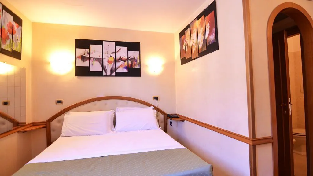SINGLE STANDARD Room, Regina Margherita, Rome