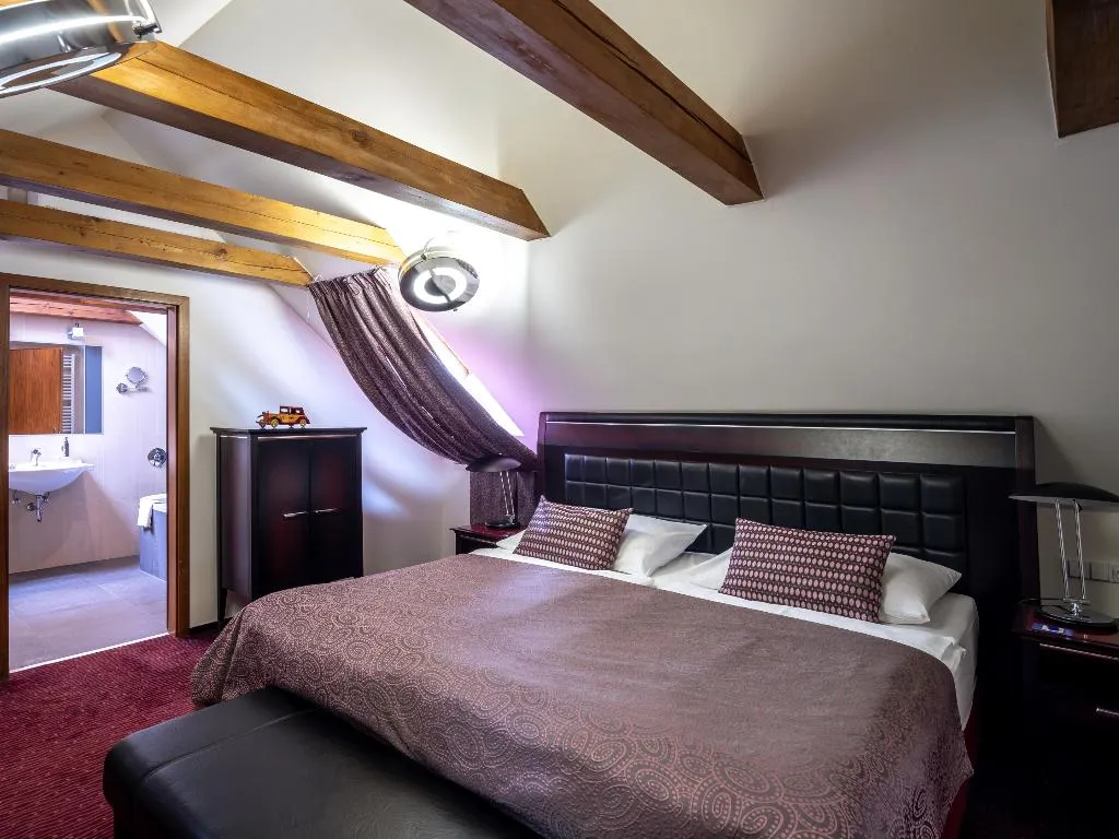 SUITE DELUXE Room, EA Hotel Embassy Prague, Prague