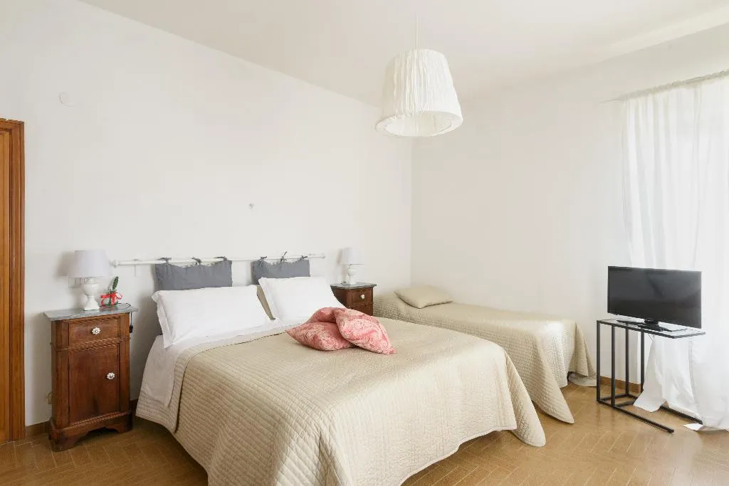 TRIPLE CAPACITY 3 Room, Un Petit Paradis, Perugia