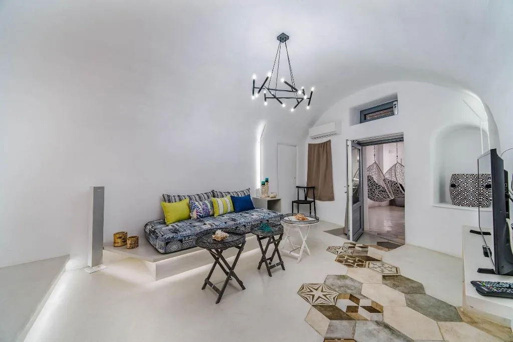 Room, Solstice Luxury Suites, Santorini