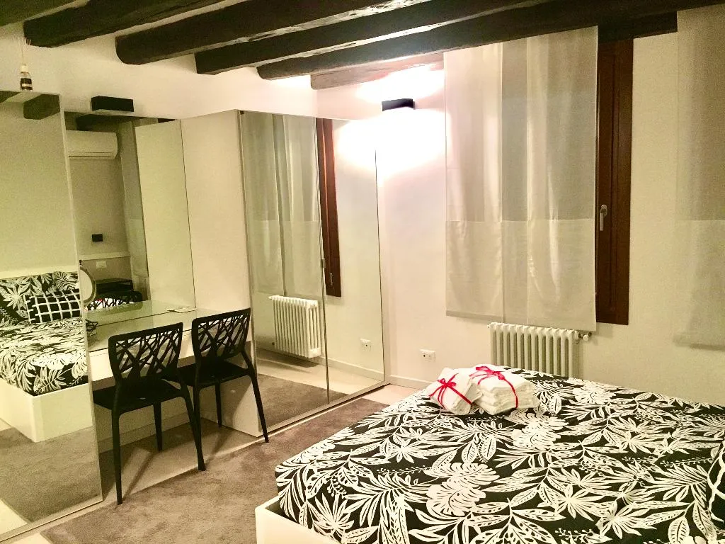 APARTMENT STANDARD Room, B&B Fortuny, Venice