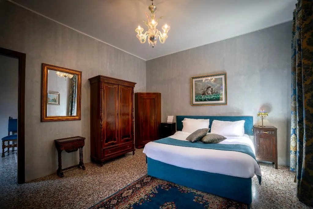 APARTMENT TWO BEDROOMS Room, Palazzo Sanluca, Venice