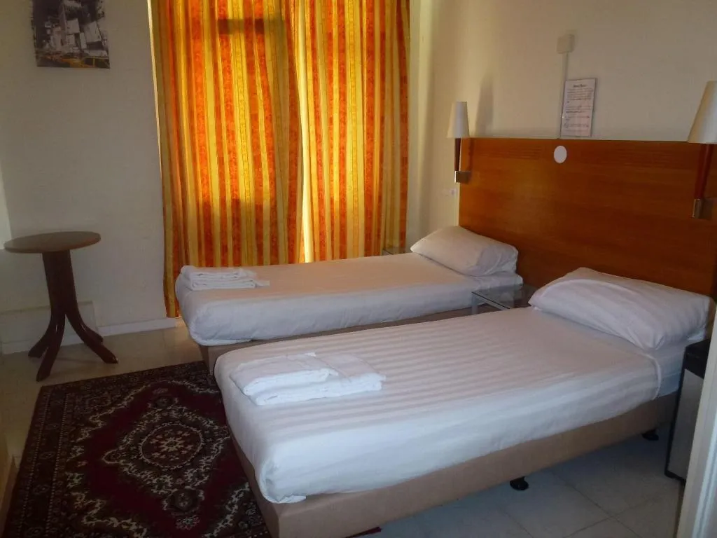 Room, Hotel Isis, Amsterdam