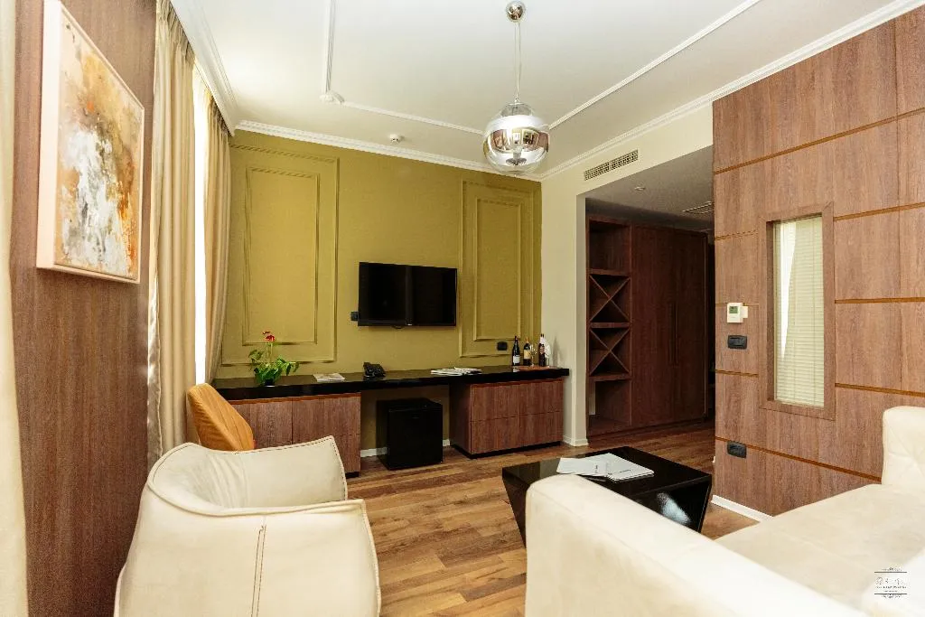 JUNIOR SUITE WITH BALCONY Room, Hotel Regina City, Kavaje