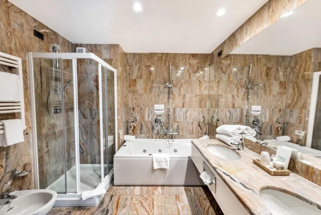 SUITE PREMIUM WITH VIEWS Room, Abacus Hotel, Milan