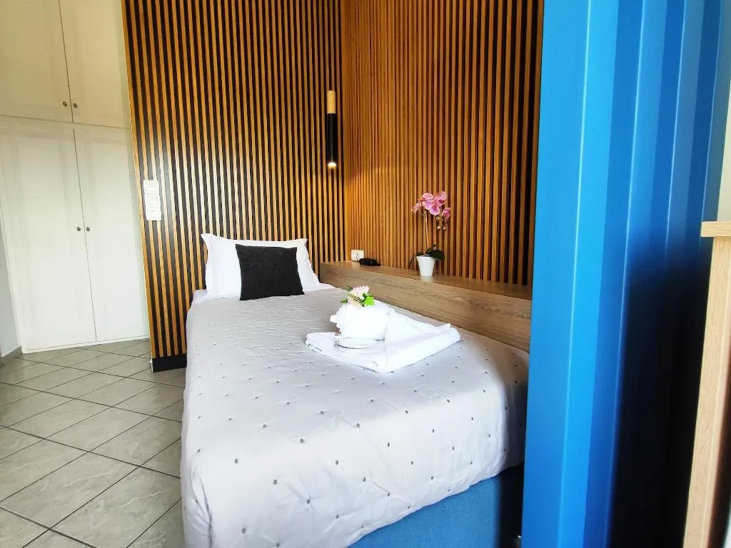 Room, Nemesis, Santorini