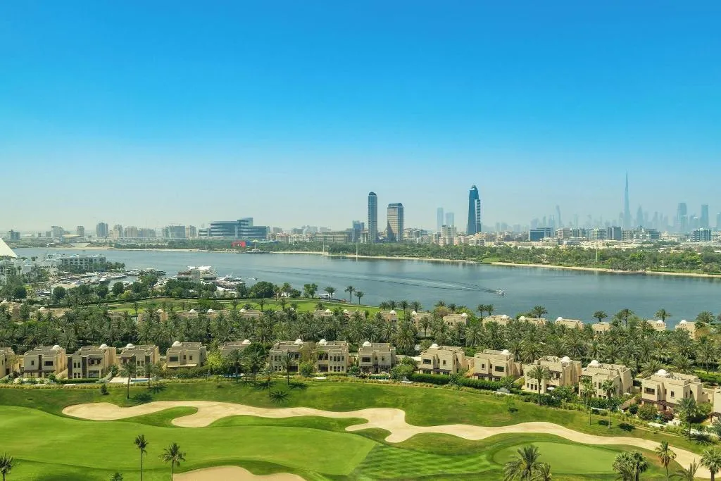 TWIN WITH VIEWS Room, Aloft Dubai Creek, Dubai