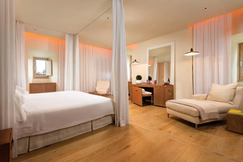 JUNIOR SUITE RIVER VIEW Room, Continentale, Florence