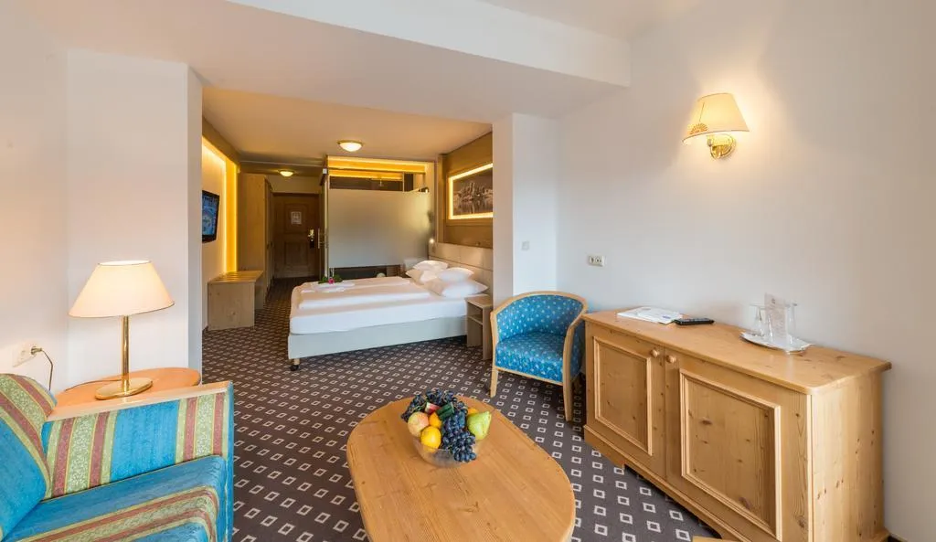 FAMILY ROOM CAPACITY 4 Room, Hotel Sonne Kirchberg, Innsbruck