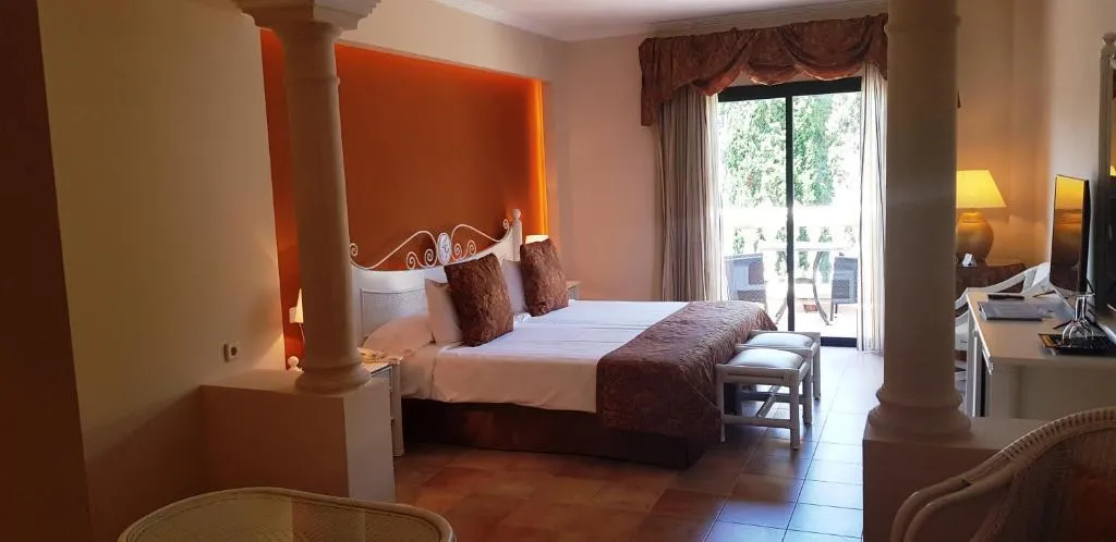 JUNIOR SUITE STANDARD Room, Lago Garden Apart-suites & Spa Hotel, Majorca