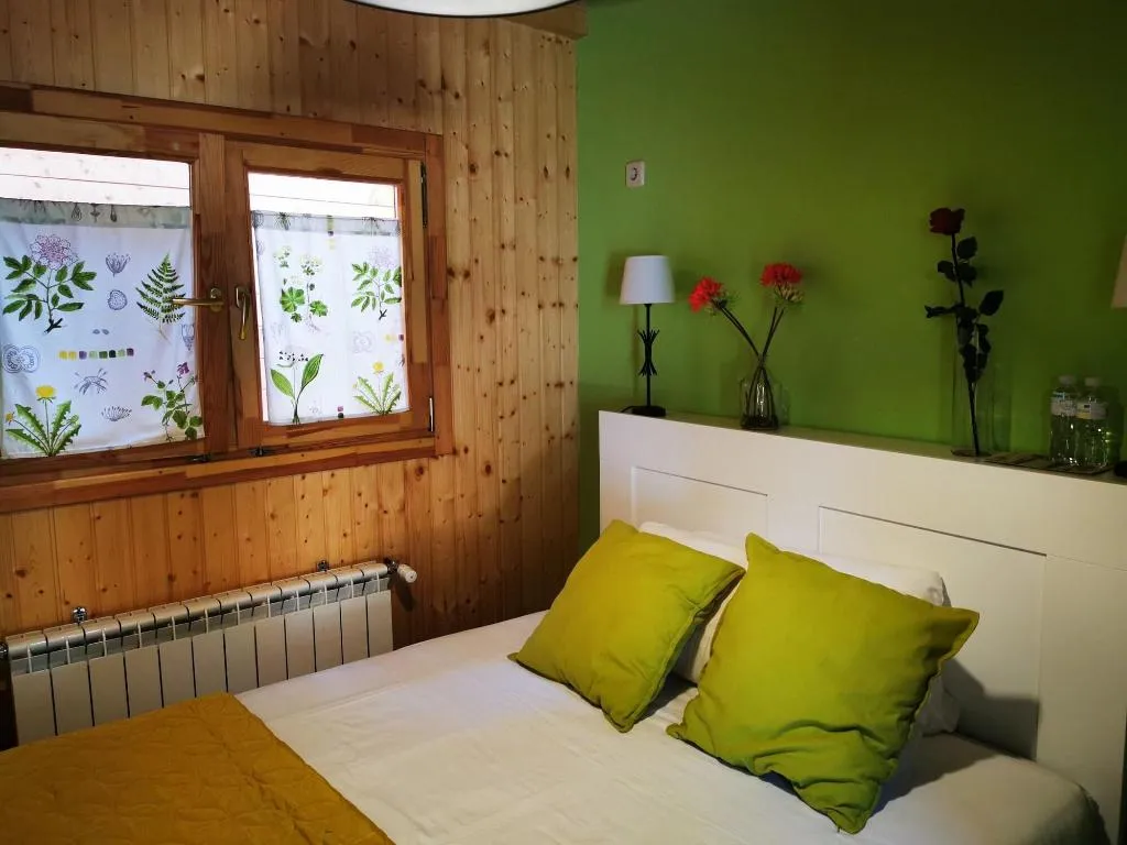Room, Huerto San Antonio, Madrid