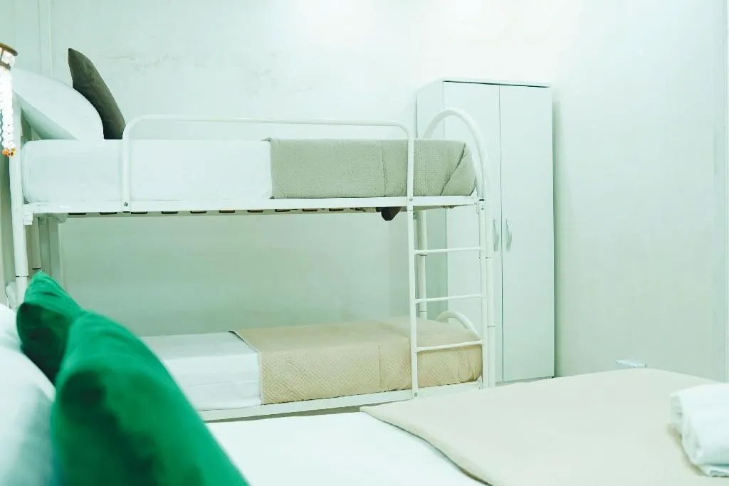 QUADRUPLE STANDARD Room, Bee Queen Hotel, Naples