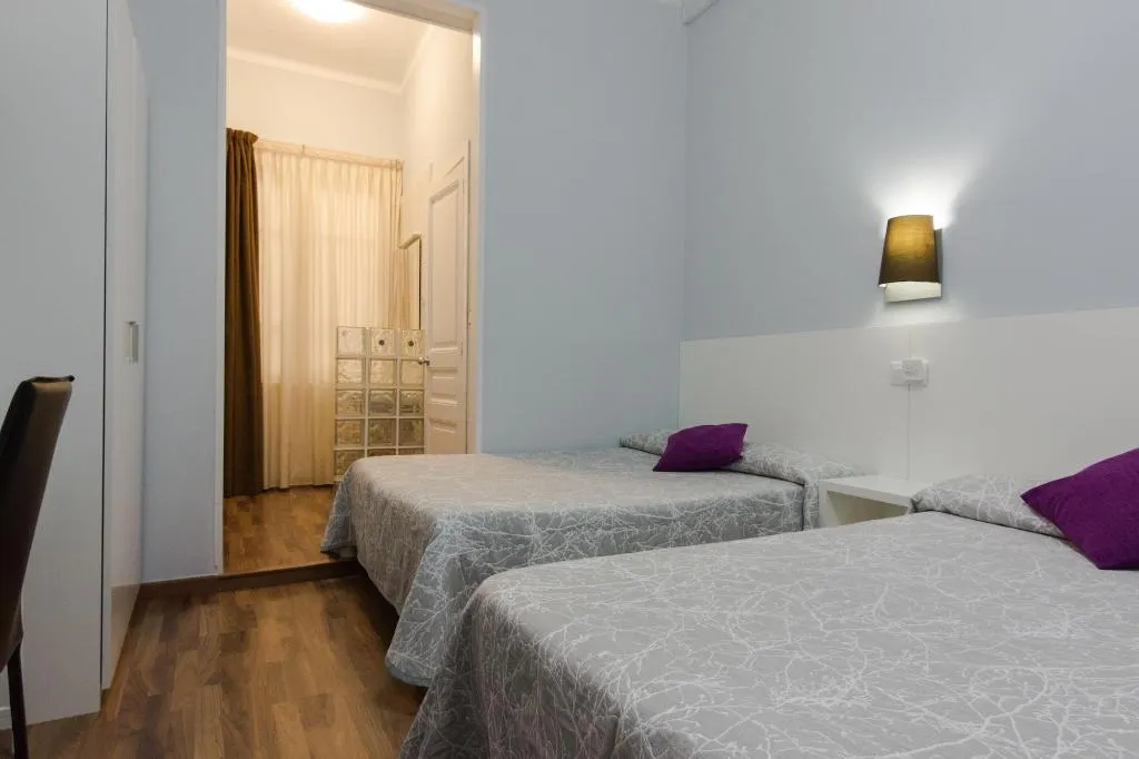 Room, Hostal Lesseps, Barcelona