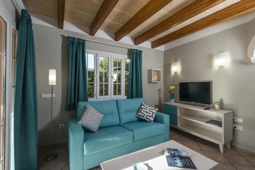 VILLA THREE BEDROOMS WITH AIR CONDITIONING Room, Maribel Villas, Menorca