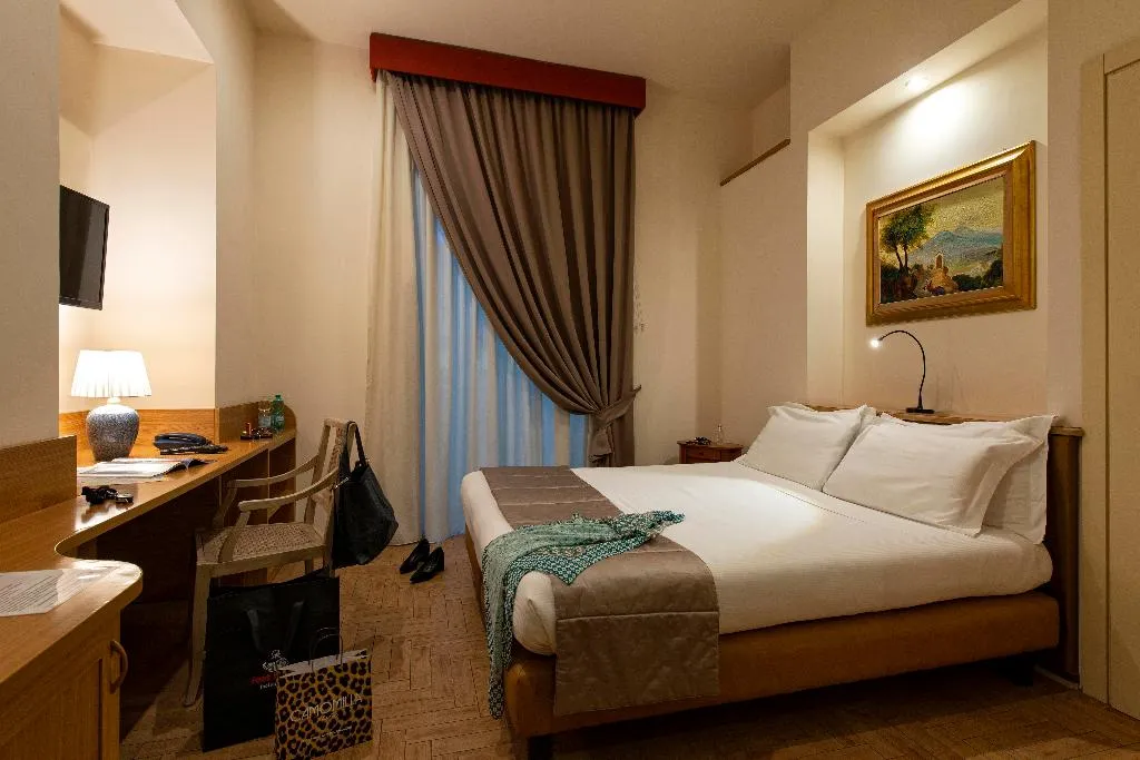 DOUBLE SINGLE USE STANDARD Room, Grand Hotel Europa, Naples