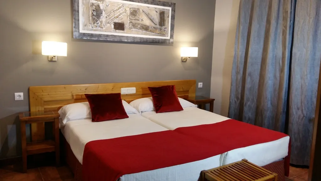 TWIN STANDARD Room, Hotel Real de Toledo, Madrid