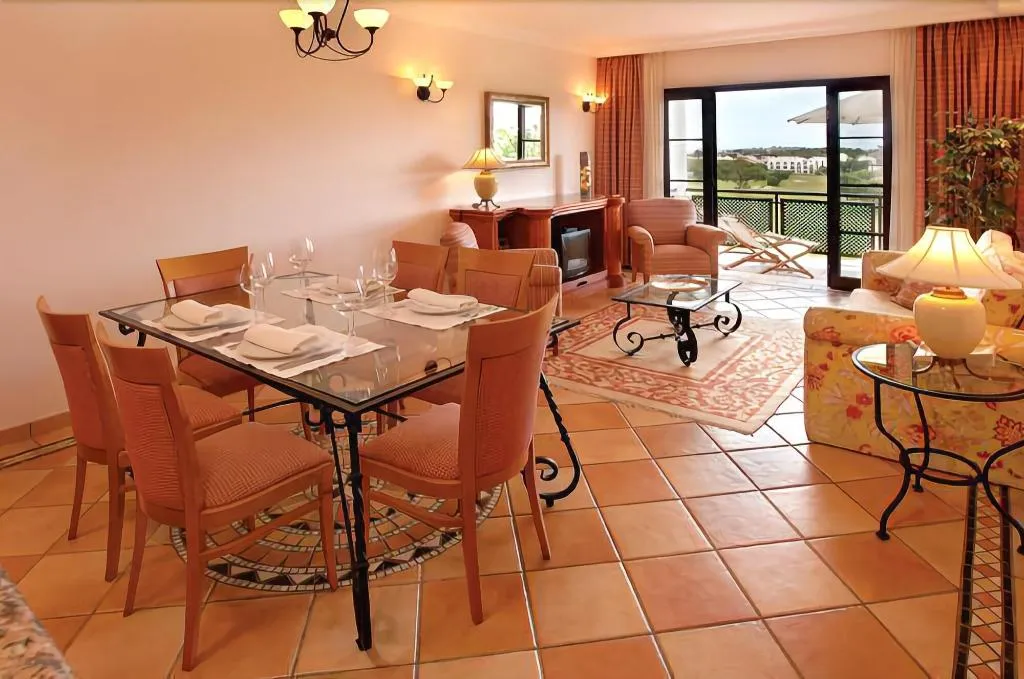 Room, Pine Cliffs Village & Golf Suites, Algarve
