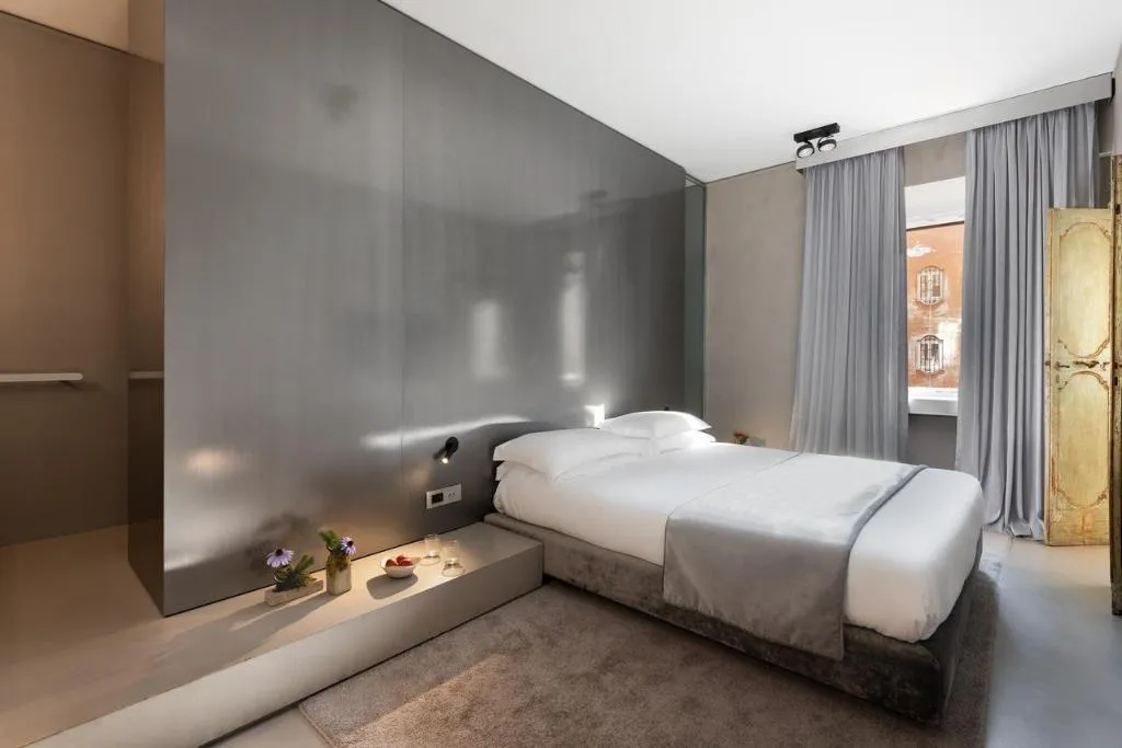 Room, Dei Barbieri, Rome