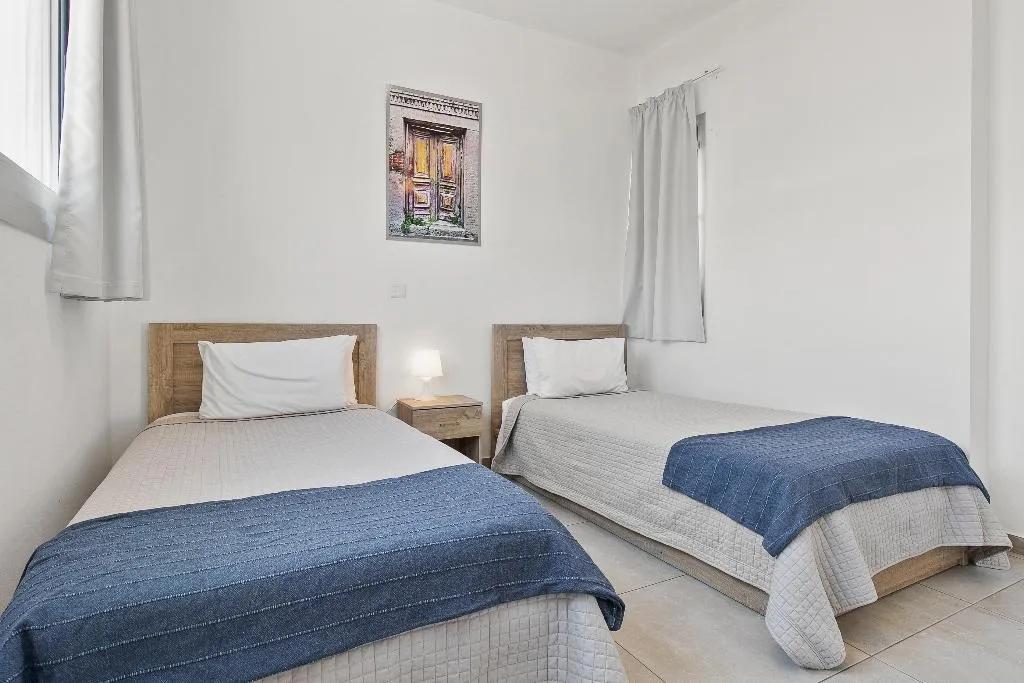 VILLA FIVE BEDROOMS WITH MORE THAN THREE BATHROOMS Room, Sea Point Villas, Cyprus