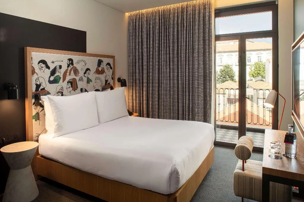 DOUBLE SUPERIOR Room, Se Catedral Hotel Porto, Tapestry Collection by Hi, Porto