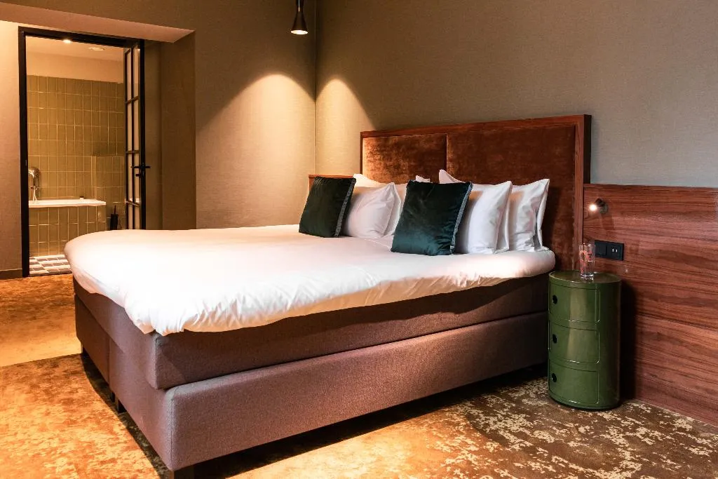 JUNIOR SUITE STANDARD Room, Hotel MAI Amsterdam, Amsterdam