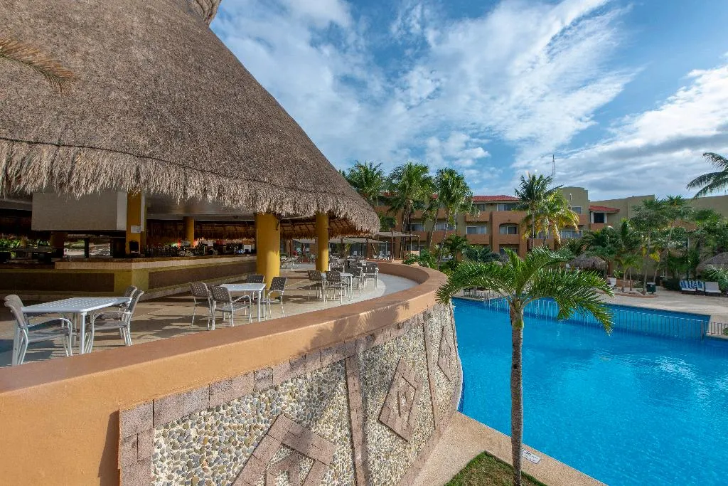 Pool, Viva Azteca by Wyndham Trademark All Inclus Resort, Cancun Area