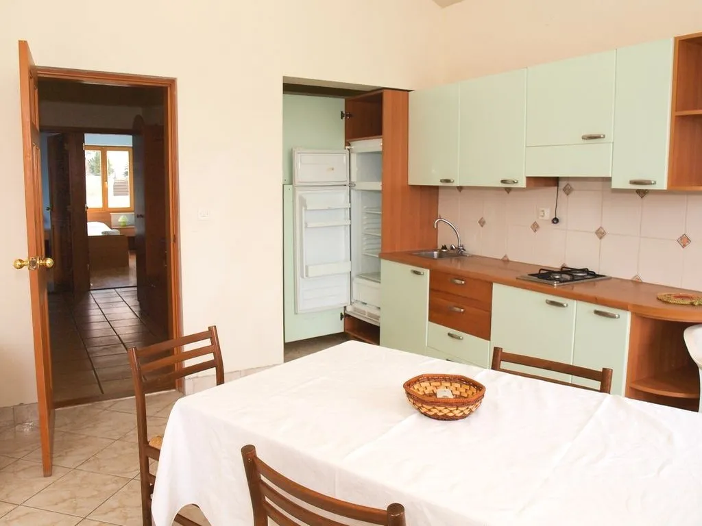 APARTMENT CAPACITY 6 Room, Santic, Split