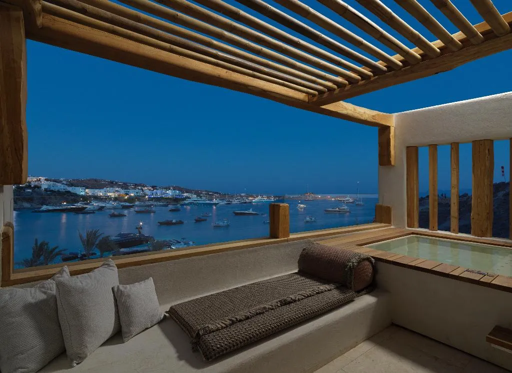 SUITE WITH JACUZZI Room, Kensho Psarou, Mykonos