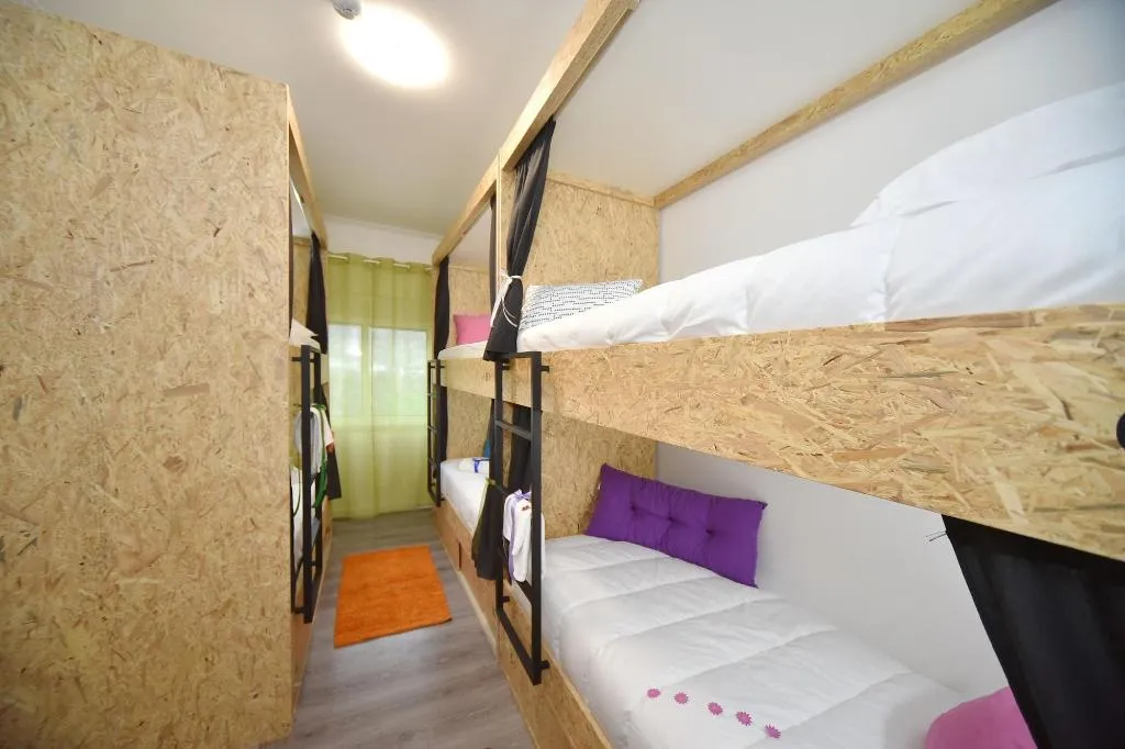 Room, Tuk Tuk Hostel, Lisbon