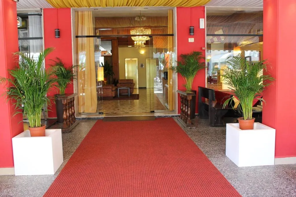 Lobby, Amalfi, Venice