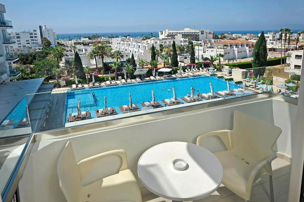 TWIN SUPERIOR SEA VIEW Room, Nestor, Cyprus