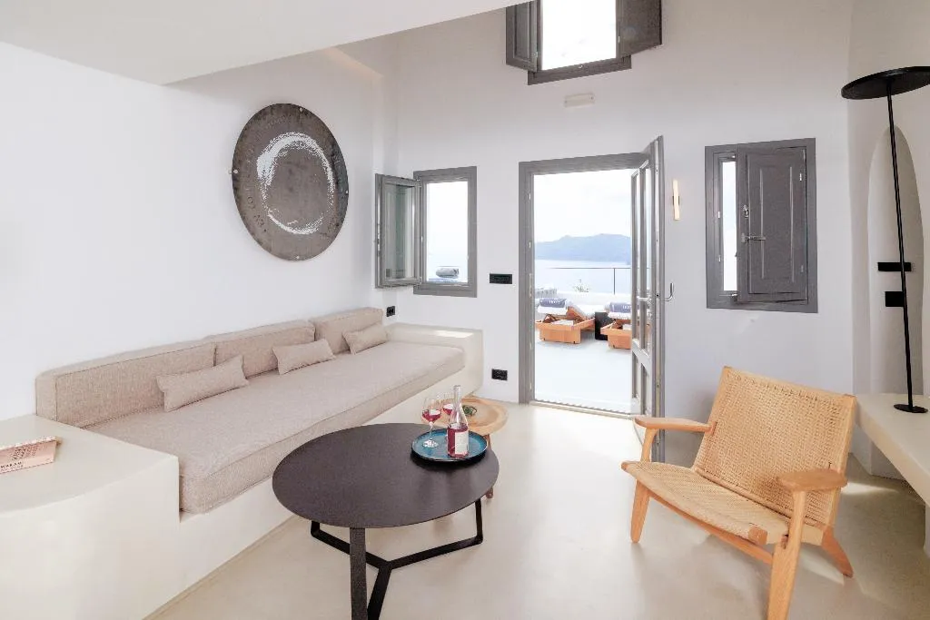 DOUBLE WITH JACUZZI Room, IKIES Santorini, Santorini